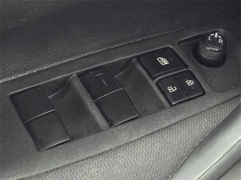 Used 2022 Toyota Corolla LE image 21