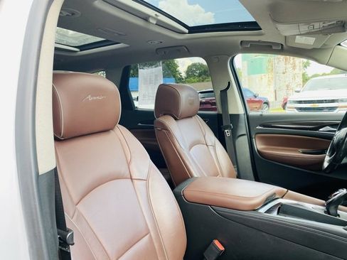 Used 2019 Buick Enclave Avenir w/ Avenir Technology Package image 22