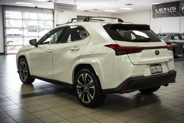 Certified 2025 Lexus UX 300h FWD w/ Accessory Package (Z2) image 8