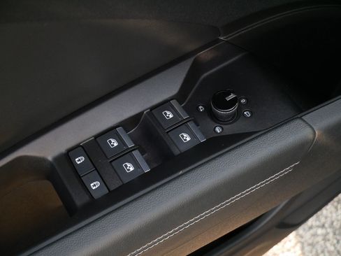 Used 2023 Audi Q4 e-tron Premium Plus w/ Premium Plus RWD image 19