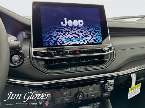 New 2026 Jeep Compass Latitude image 30