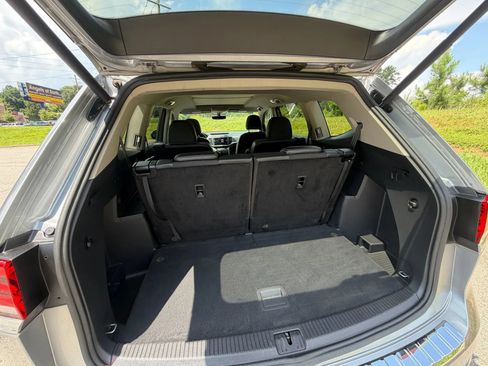 Used 2021 Volkswagen Atlas SE w/ Panoramic Sunroof Package FWD image 21