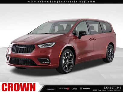 New 2026 Chrysler Pacifica Select