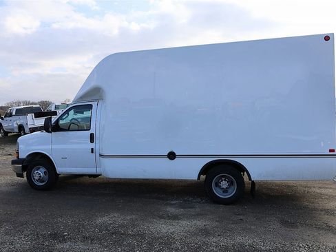 New 2025 Chevrolet Express 3500 w/ Power Convenience Package image 3