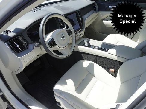Used 2023 Volvo XC60 T8 Plus w/ Climate Package AWD/4WD image 18