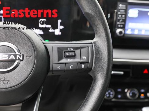 Used 2025 Nissan Kicks S image 16