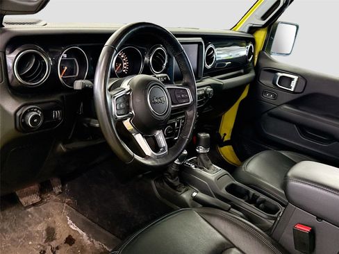 Used 2023 Jeep Wrangler Unlimited Sahara image 7