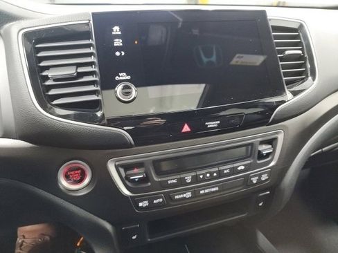 Used 2025 Honda Passport TrailSport image 25