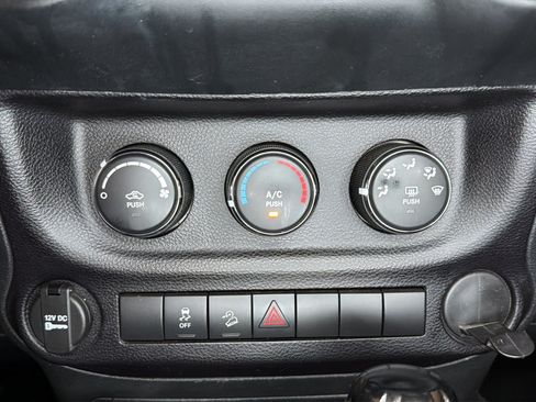 Used 2015 Jeep Wrangler Unlimited Sport AWD/4WD image 32