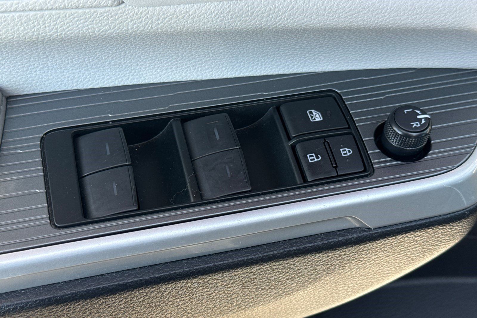 Used 2026 Toyota Sienna XLE FWD image 14