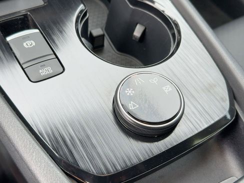 Used 2024 Nissan Rogue SV w/ SV Premium Package image 26