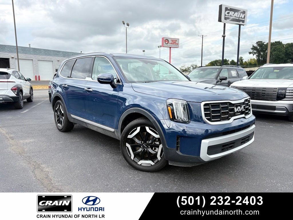 Used 2025 Kia Telluride S AWD/4WD image 1
