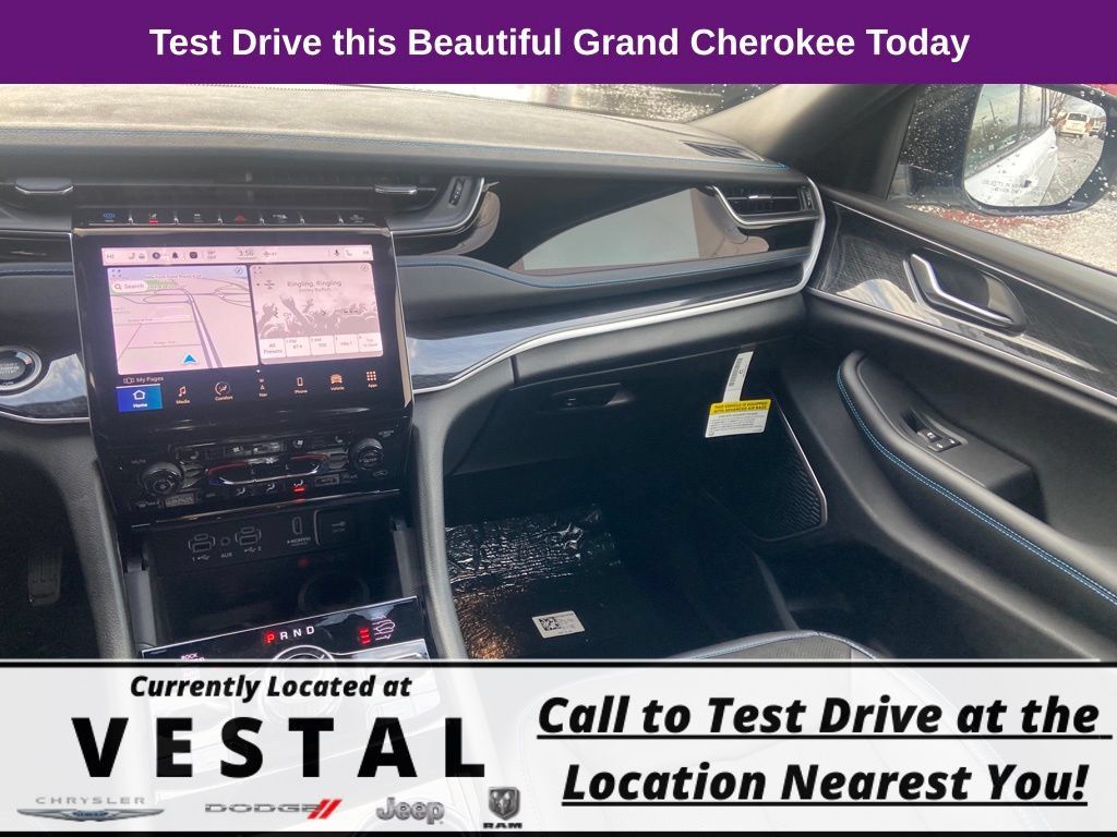 New 2023 Jeep Grand Cherokee Trailhawk AWD/4WD image 21