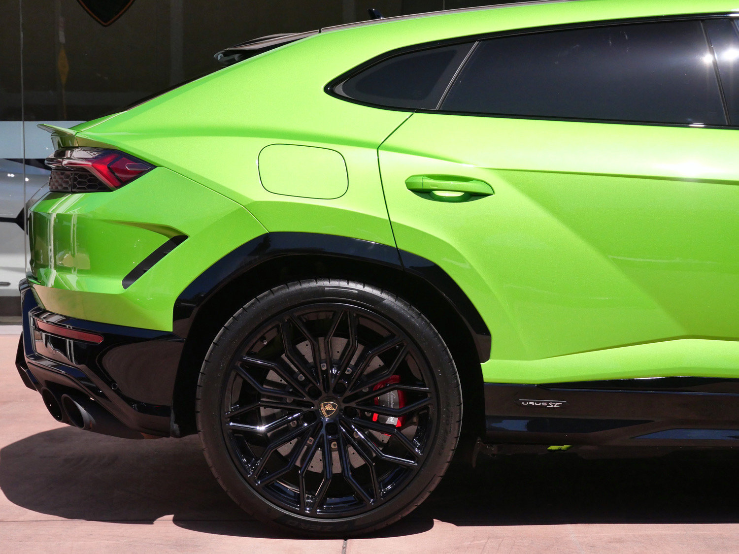 Used 2026 Lamborghini Urus SE AWD/4WD image 13