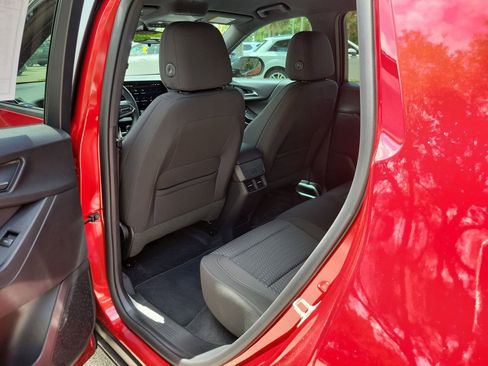 Used 2026 Chevrolet Equinox LT w/ Midnight Edition FWD image 8