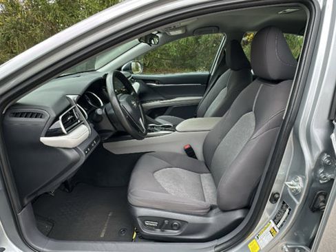 Used 2023 Toyota Camry LE image 12
