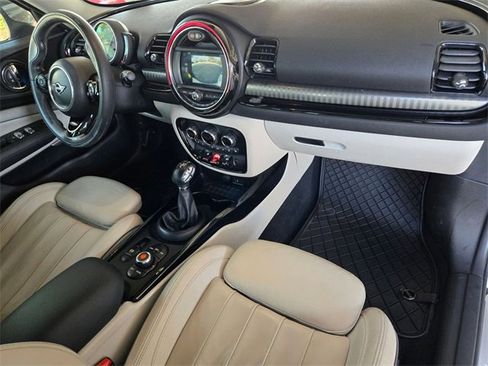 Used 2019 MINI Cooper Clubman Signature image 23
