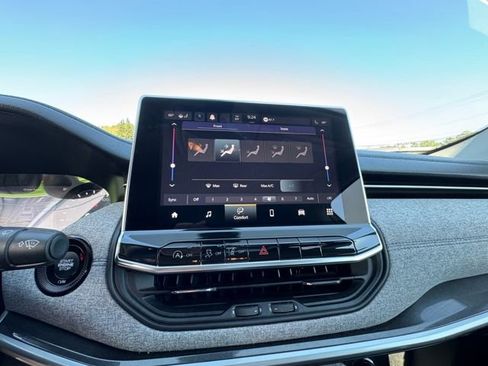 Used 2022 Jeep Compass Latitude w/ Convenience Group image 53