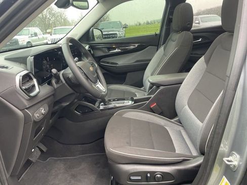 Used 2024 Chevrolet TrailBlazer LT w/ Convenience Package image 8