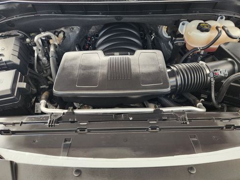 Certified 2024 Chevrolet Suburban LT RWD image 34