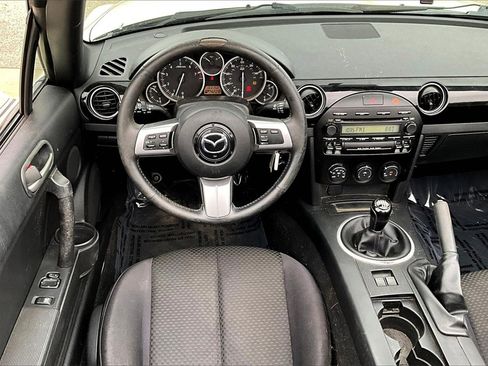 Used 2008 MAZDA MX-5 Miata Touring image 17