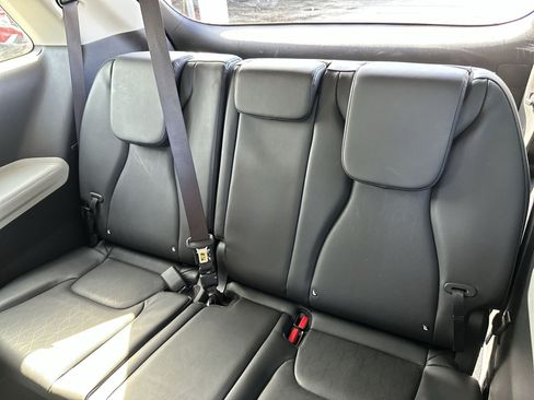 Certified 2024 Kia Carnival EX FWD image 24