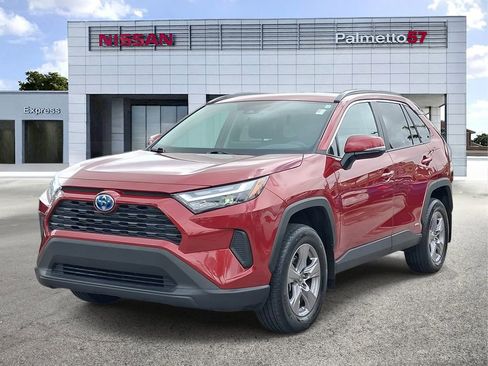 Used 2024 Toyota RAV4 XLE w/ Convenience Package image 3