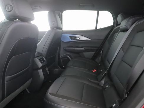 Used 2025 Chevrolet Equinox EV LT w/ Convenience Package image 24