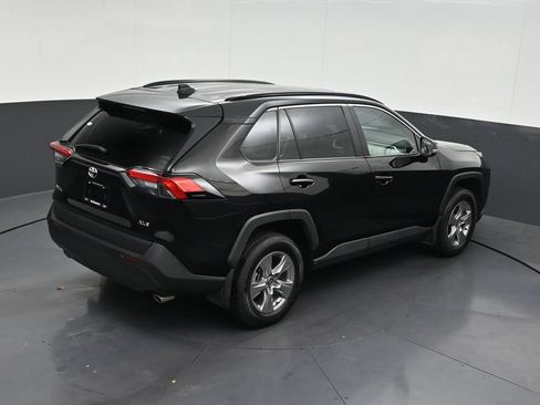 Used 2025 Toyota RAV4 XLE w/ Convenience Package FWD image 20