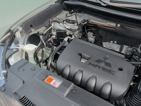 Used 2019 Mitsubishi Outlander ES AWD/4WD image 13