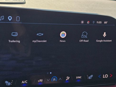 Used 2024 Chevrolet Traverse Z71 w/ Enhanced Driving Package AWD/4WD image 26