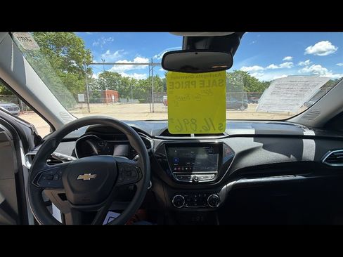 Used 2021 Chevrolet TrailBlazer LT w/ Convenience Package FWD image 10