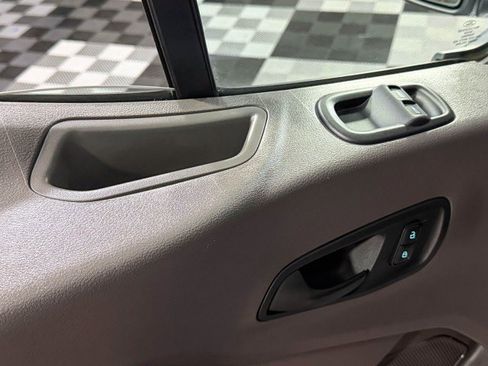 Used 2020 Ford Transit 350 XLT image 31