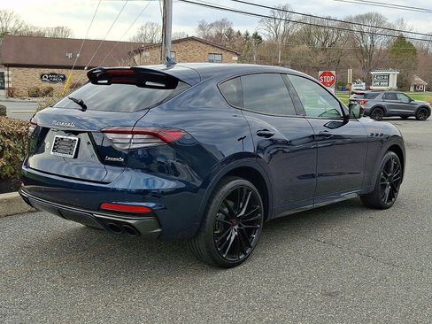 Used 2024 Maserati Levante Trofeo AWD/4WD image 5