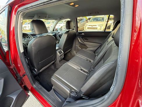 Used 2018 Volkswagen Tiguan SE AWD/4WD image 21