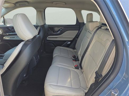 New 2026 Lincoln Corsair Premiere image 9