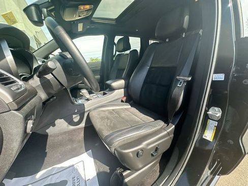 Used 2018 Jeep Grand Cherokee Altitude AWD/4WD image 13