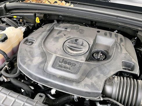 Used 2023 Jeep Grand Cherokee Overland w/ MOPAR Finishing Package image 32