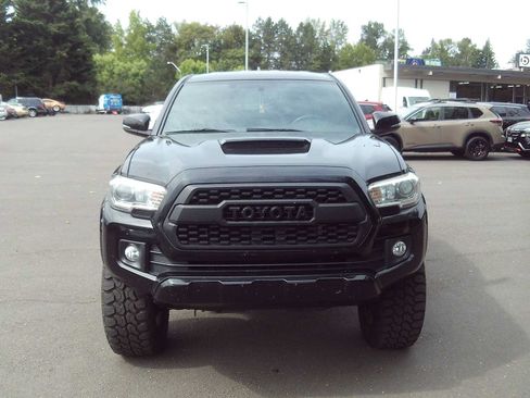 Used 2016 Toyota Tacoma TRD Sport w/ Towing Package AWD/4WD image 8
