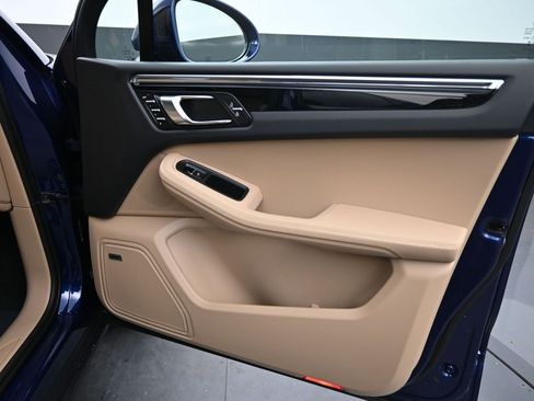 New 2026 Porsche Macan image 11
