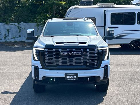 New 2026 GMC Sierra 2500 Denali Ultimate w/ LPO, Black Badging Package AWD/4WD image 2