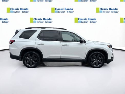 Certified 2025 Honda Pilot Sport image 9