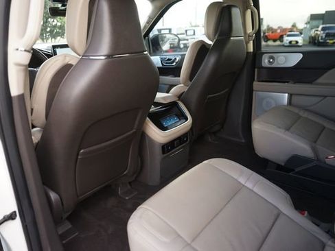 Used 2024 Lincoln Navigator L Reserve AWD/4WD image 12