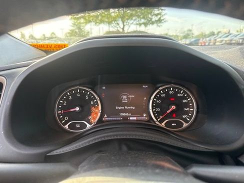 Used 2017 Jeep Renegade Limited FWD image 14