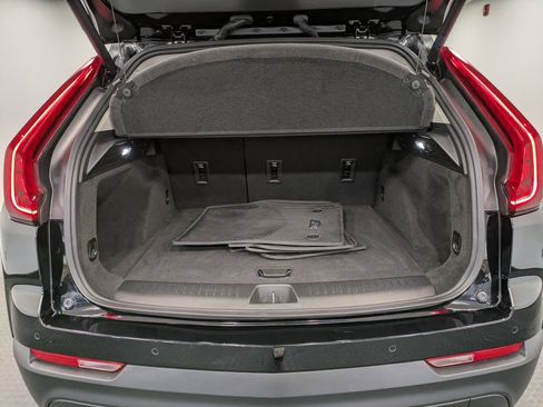 Used 2023 Cadillac XT4 Luxury w/ Cold Weather Package image 24