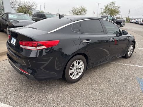 Used 2018 Kia Optima LX image 28