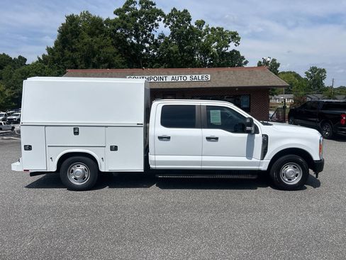 Used 2023 Ford F250 XL RWD image 3