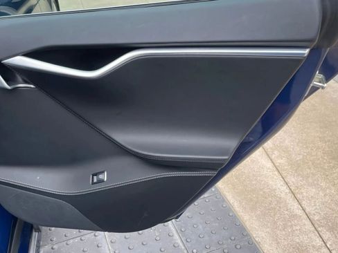 Used 2018 Tesla Model S 75D image 32