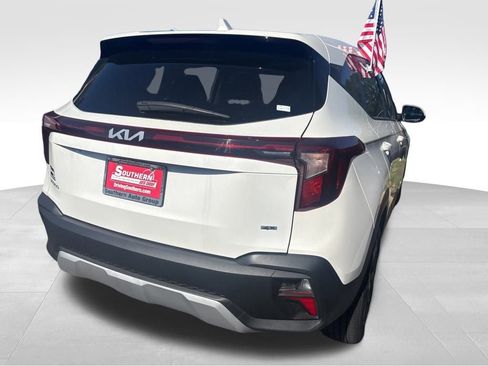 Certified 2025 Kia Seltos LX image 12