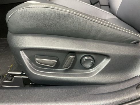 Used 2025 Toyota Camry SE image 21